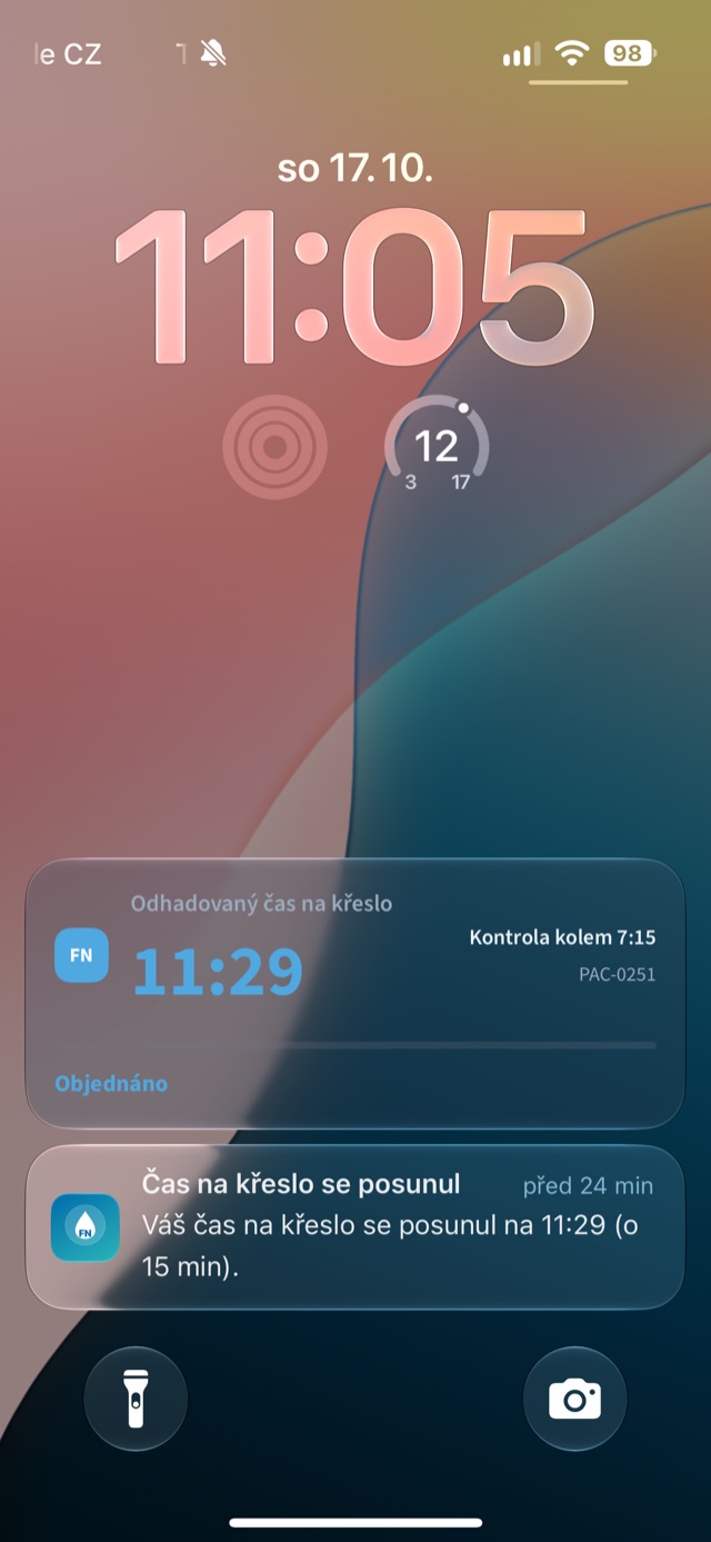 Upozornění na zamčené obrazovce: čas na křeslo se posunul